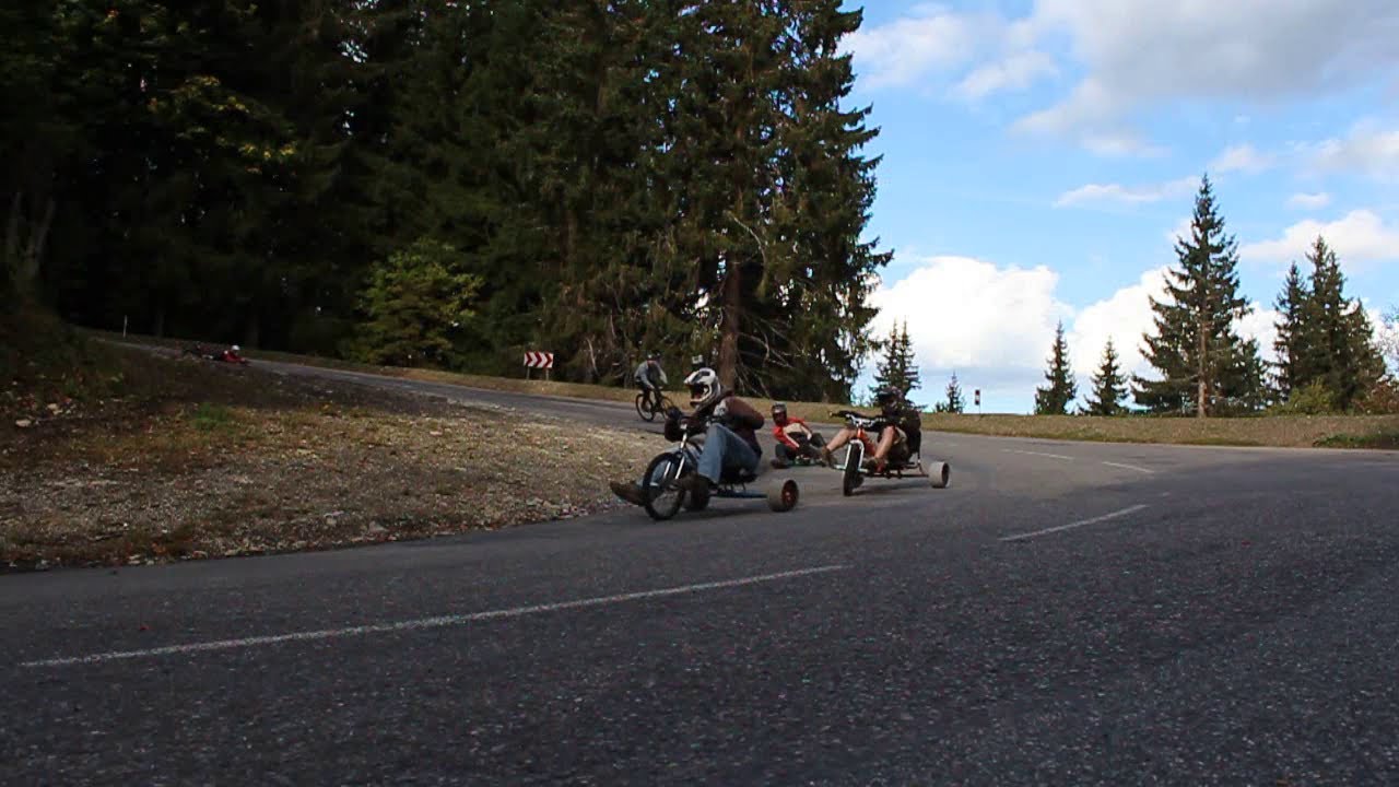 Crazy french downhill (drift trikes, fixie, longboard, buttboard and skullboard).
