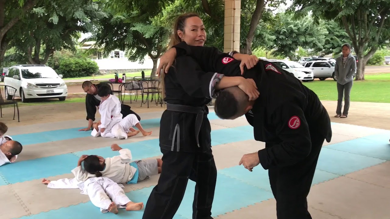Hawaiian Lua with Kumu Michelle Manu & ‘Olohe Kai Li
