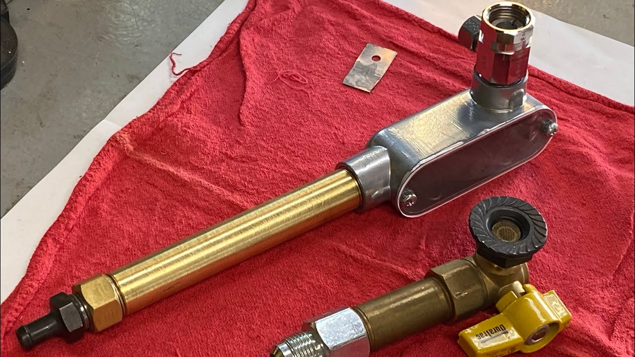 Scott's Garage - Novelty Pipes