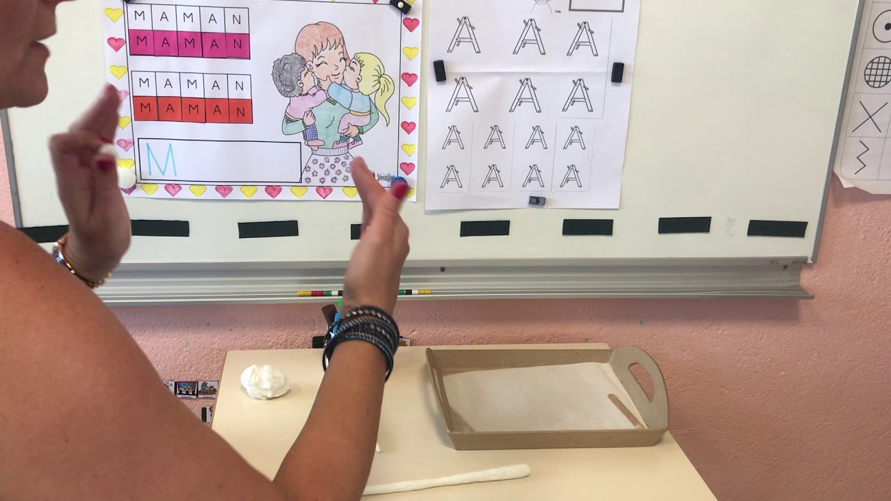 On apprend à bien écrire la lettre A de MAMAN les Petits ?