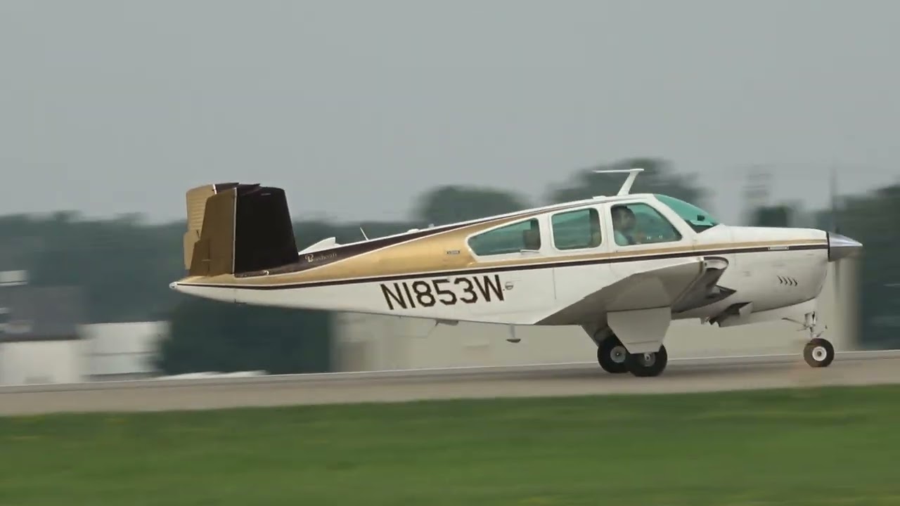 Departures & Arrivals Oshkosh 2025 Friday Evening