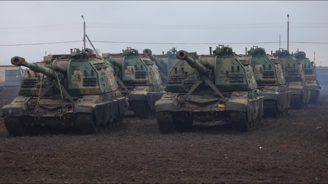 Убытие по тревоге 205 бригады: самоходные гаубицы Акация, минометы Сани едут на полигон для учений