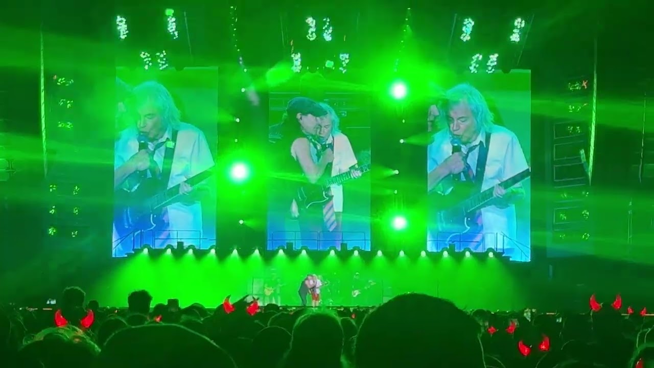 AC/DC “Dirt deeds done dirt cheap” in Chicago, IL on May 24, 2025