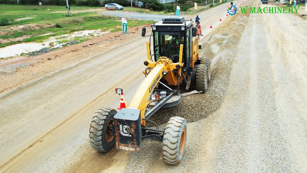 Best Action Liugong Motor Grader Leveling Gravel Installing Roads | Grader Building Foundation