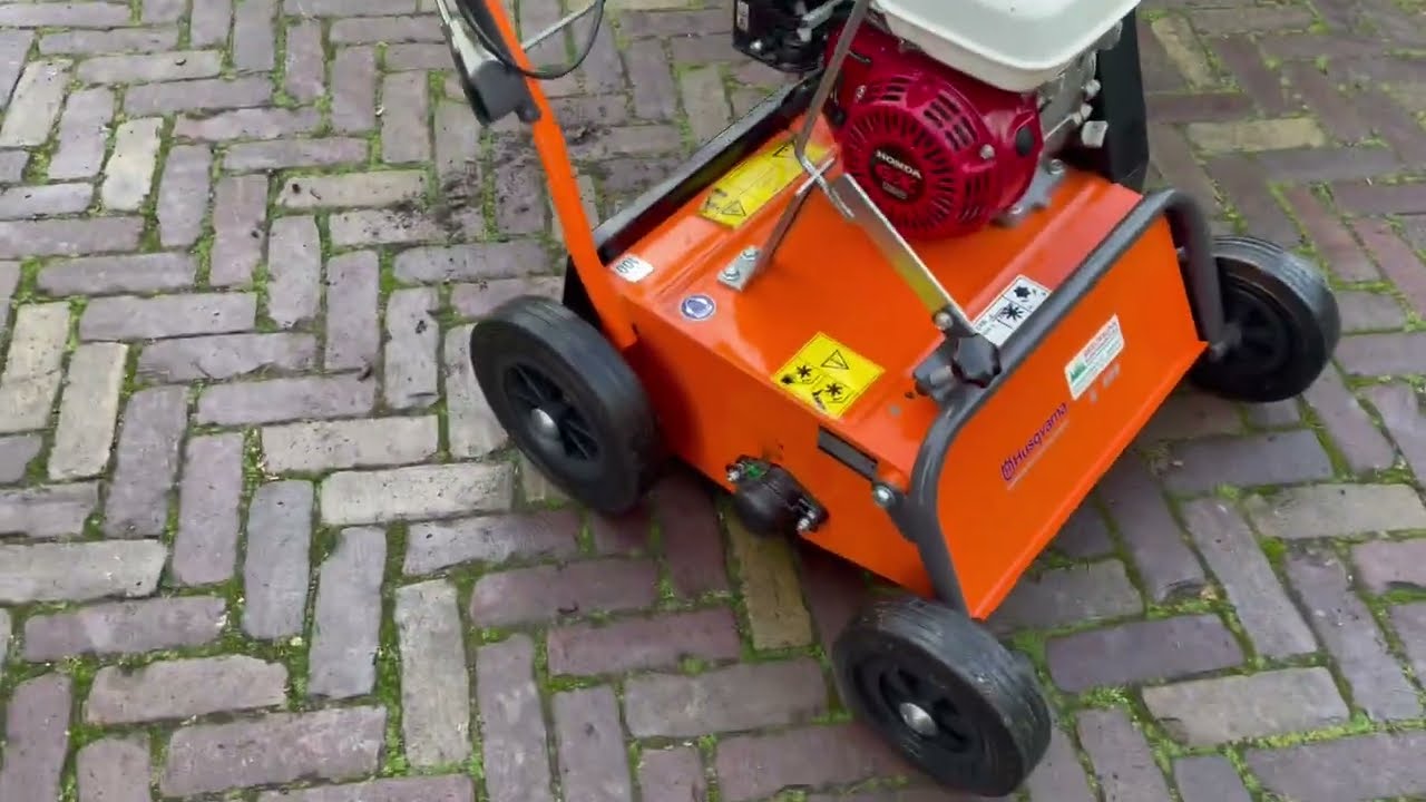 husqvarna 400 / verticuteermachine  /  vertikutierer / Rasenl&uuml;fter /