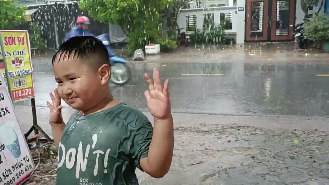 256 - Tắm mưa cuối tuần cùng Phúc nhé