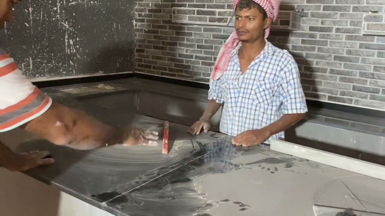 المقاول الفرفوش