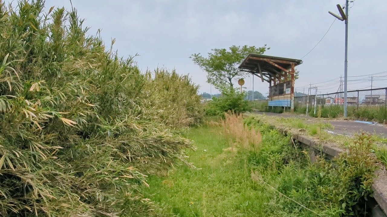 [Walk along the abandoned railway track] Go around by bus and on foot