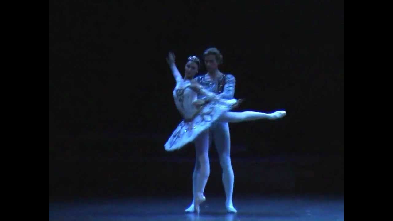 Raymonda - selections 3 - Svetlana Zakharova, Andrei Uvarov, Robert Tewsley - Tokyo 2004