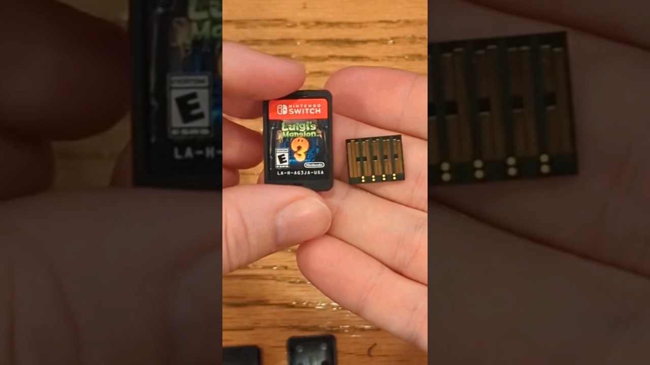 Открываем картридж Nintendo Switch. (НЕ ТАКОЙ БОЛЬШОЙ, КАК ВЫ ДУМАЕТЕ!)