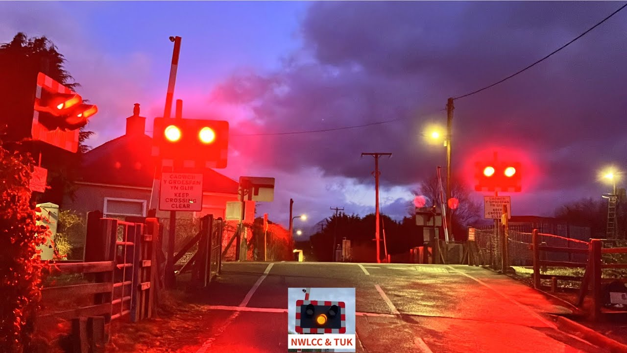 Traeth Mawr Level Crossing, Gwynedd