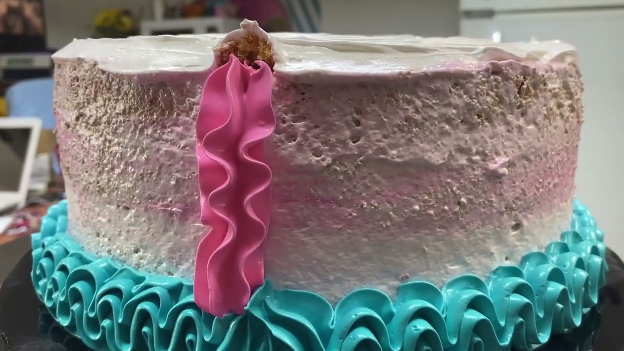 Decoracion de Pastel de Tik Tok usando DUYA 1M de Wilton