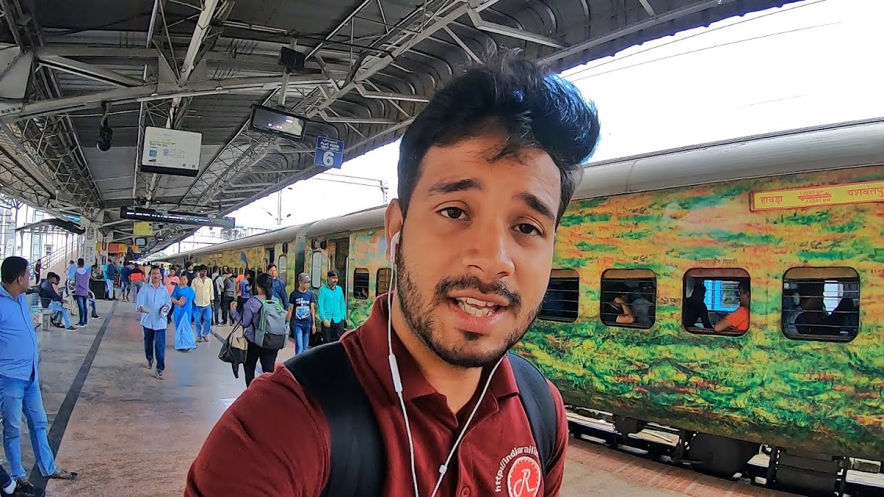 Journey in sleeper of howrah Duronto || interrior food and services shown