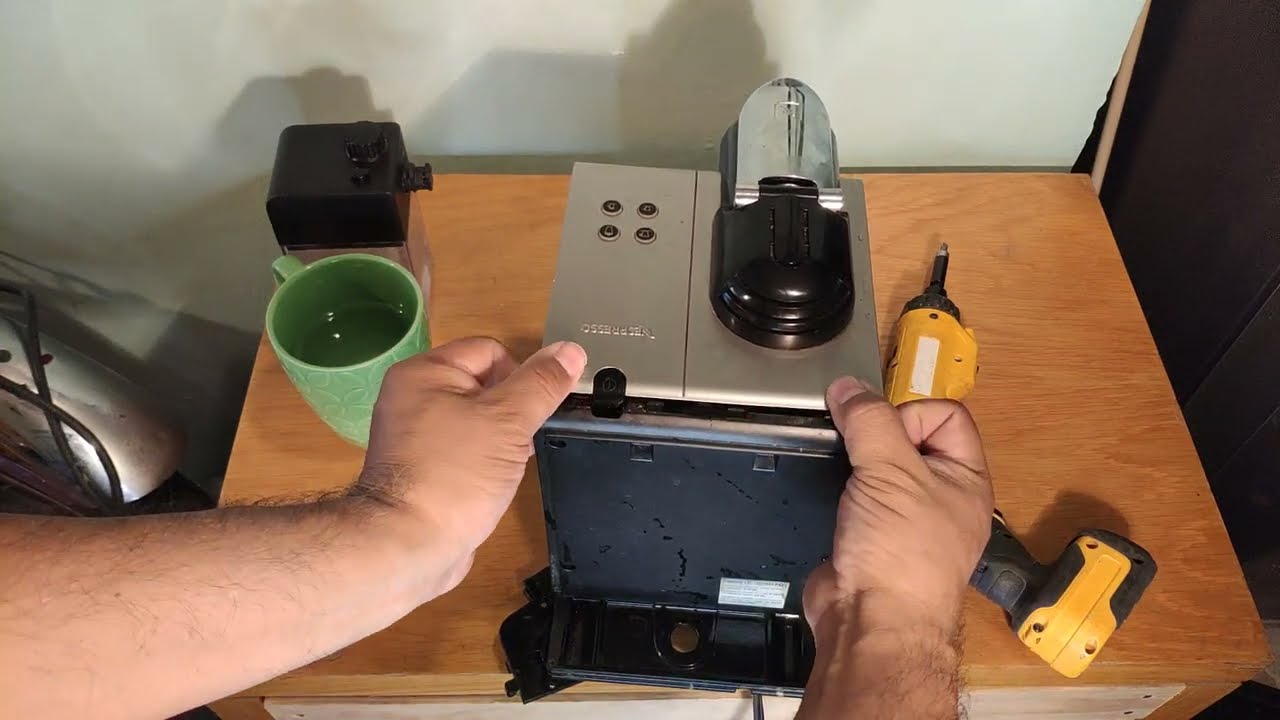 Nespresso Lattissima tapada