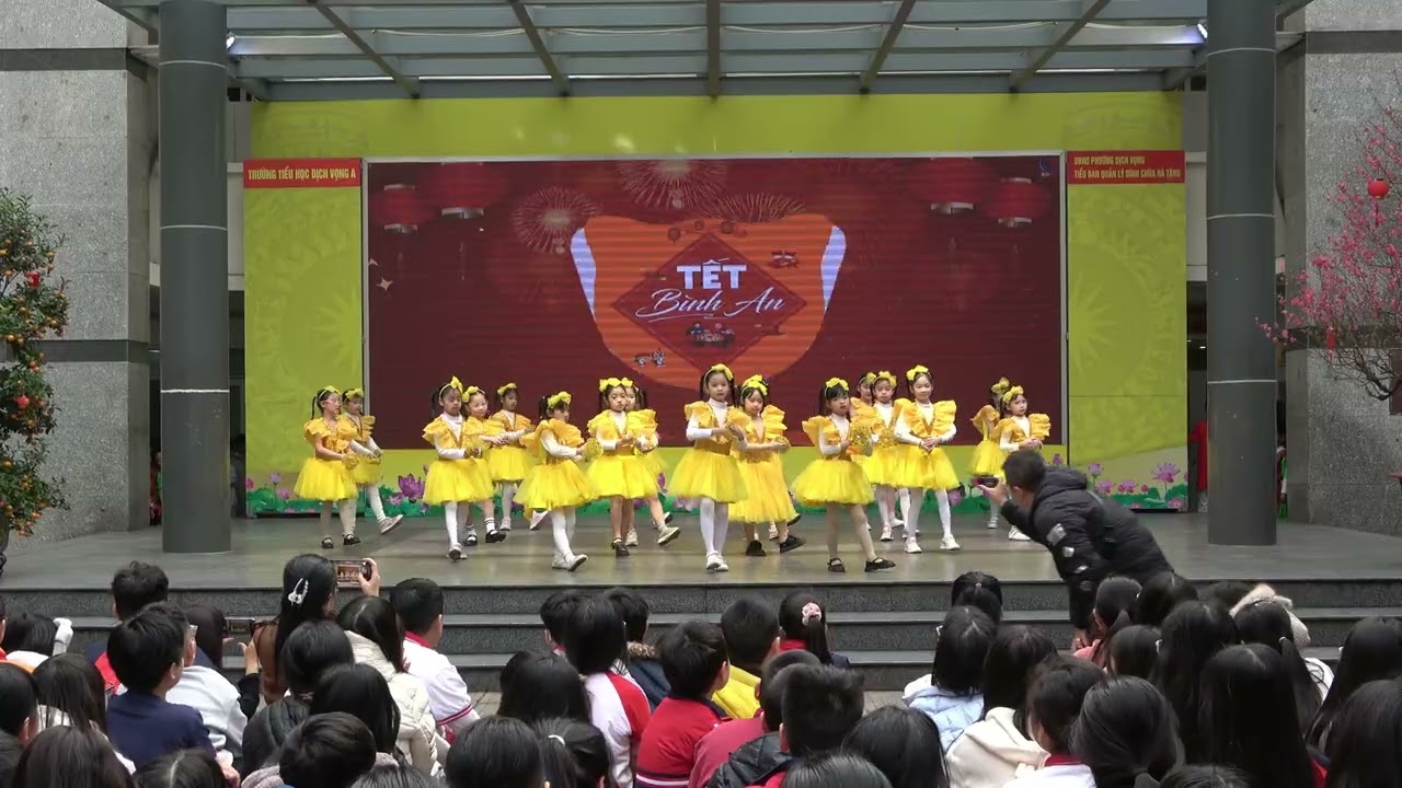 Lớp Vy - 2D - Tết Bình an