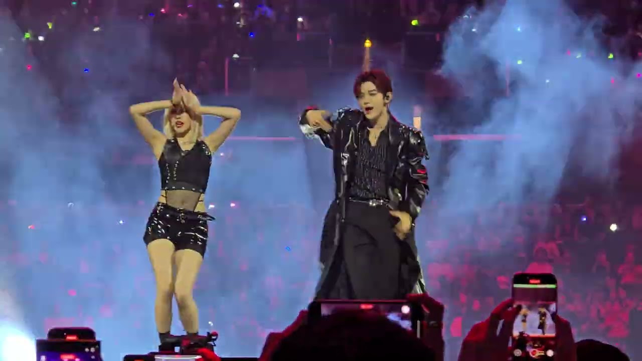 KCON LA - 08.02.25 - i-dle YUQI X ZB1 ZHANG HAO (fan cam)