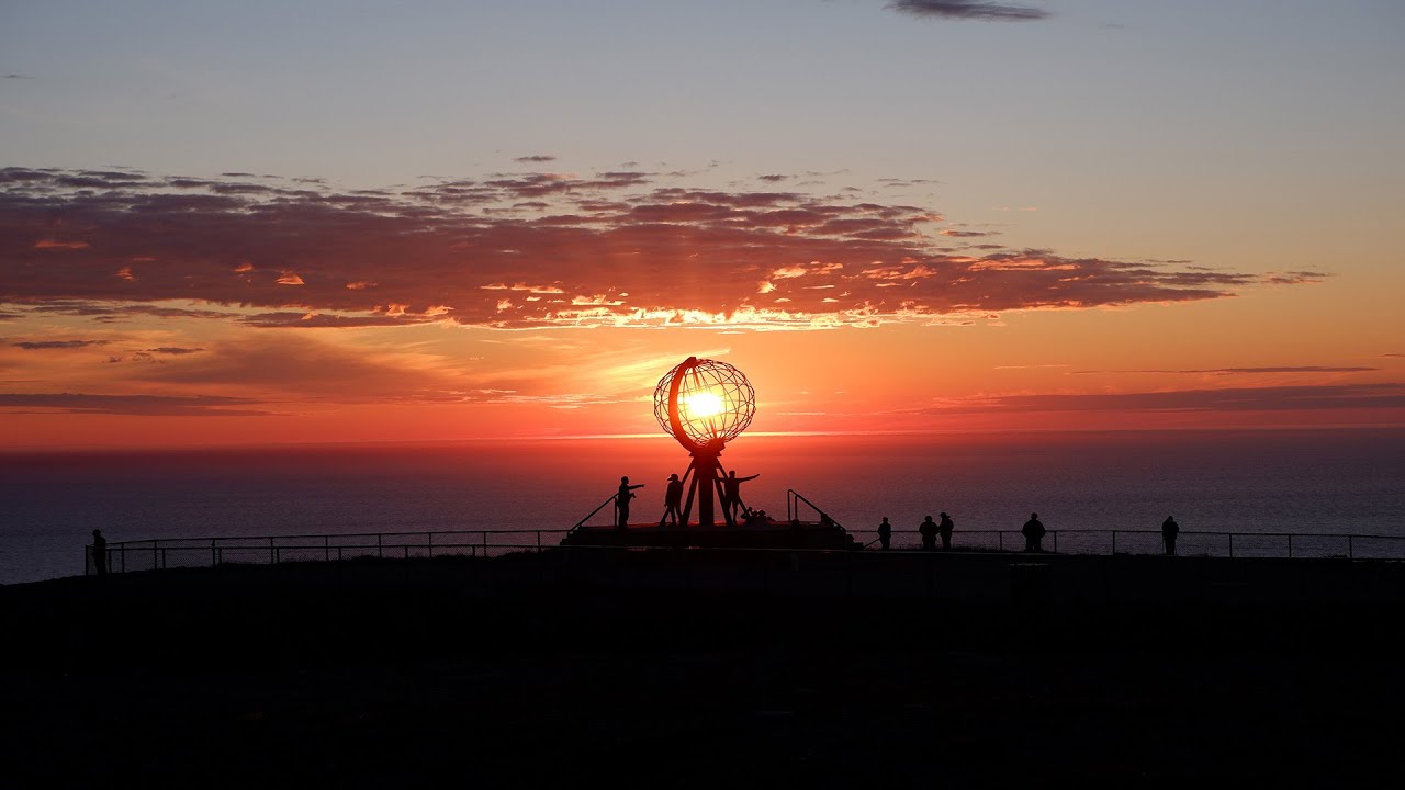 Midnight sun in North Cape (Nordkapp)