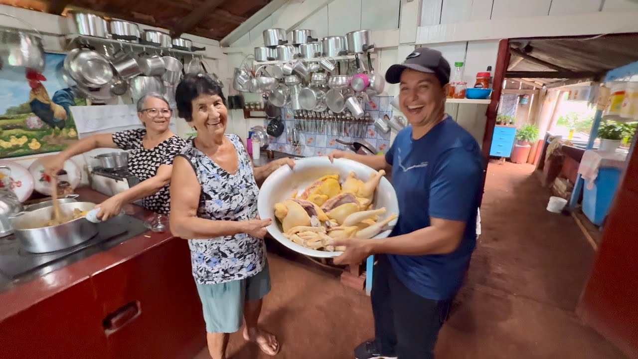 Hoje frango caipira no sítio da dona Maria da casa de chão @ canal fogão de minas …