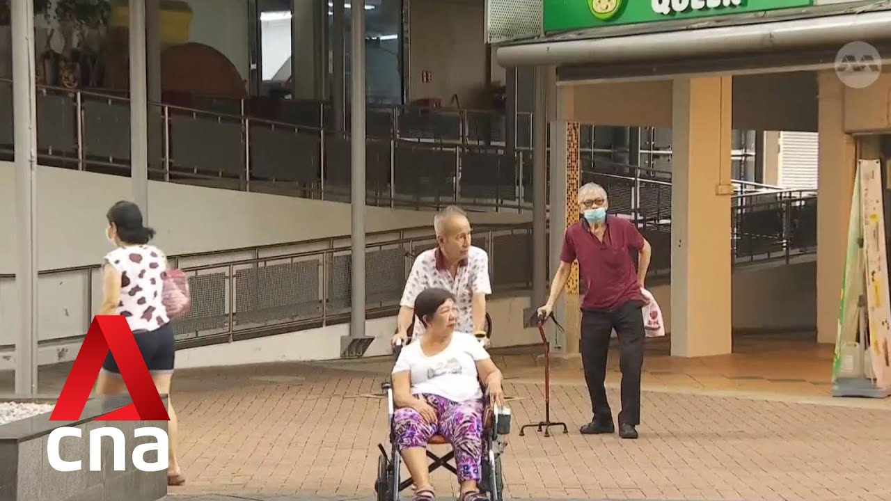 More elderly volunteers stepping up to care for others in the community