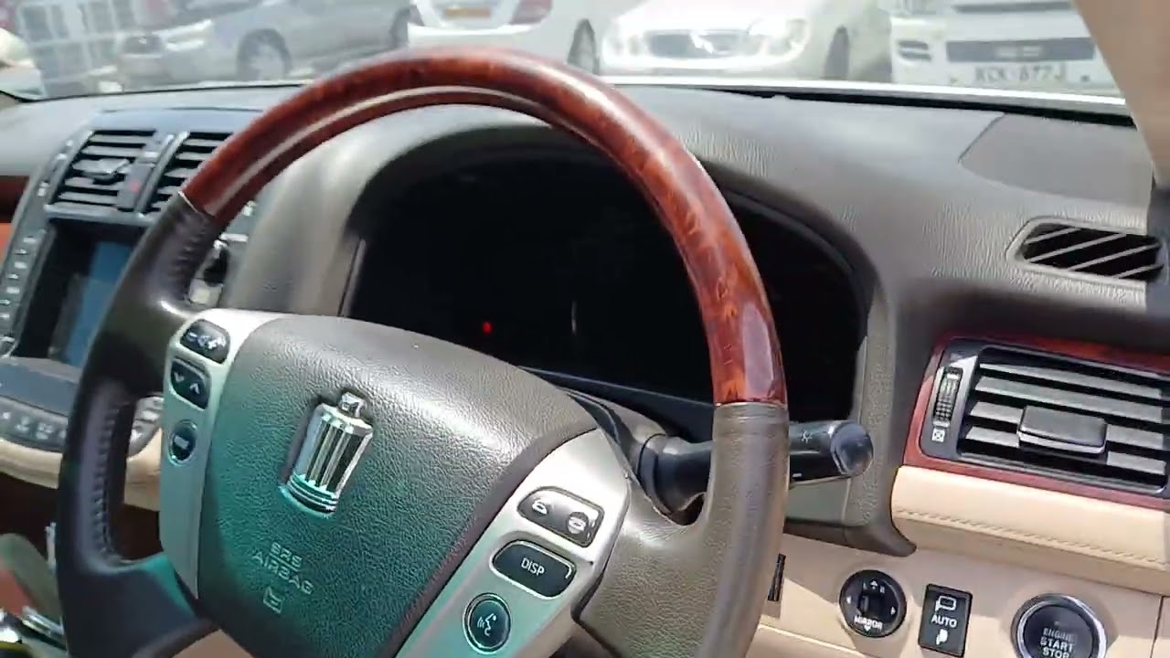 Toyota Crown Royal