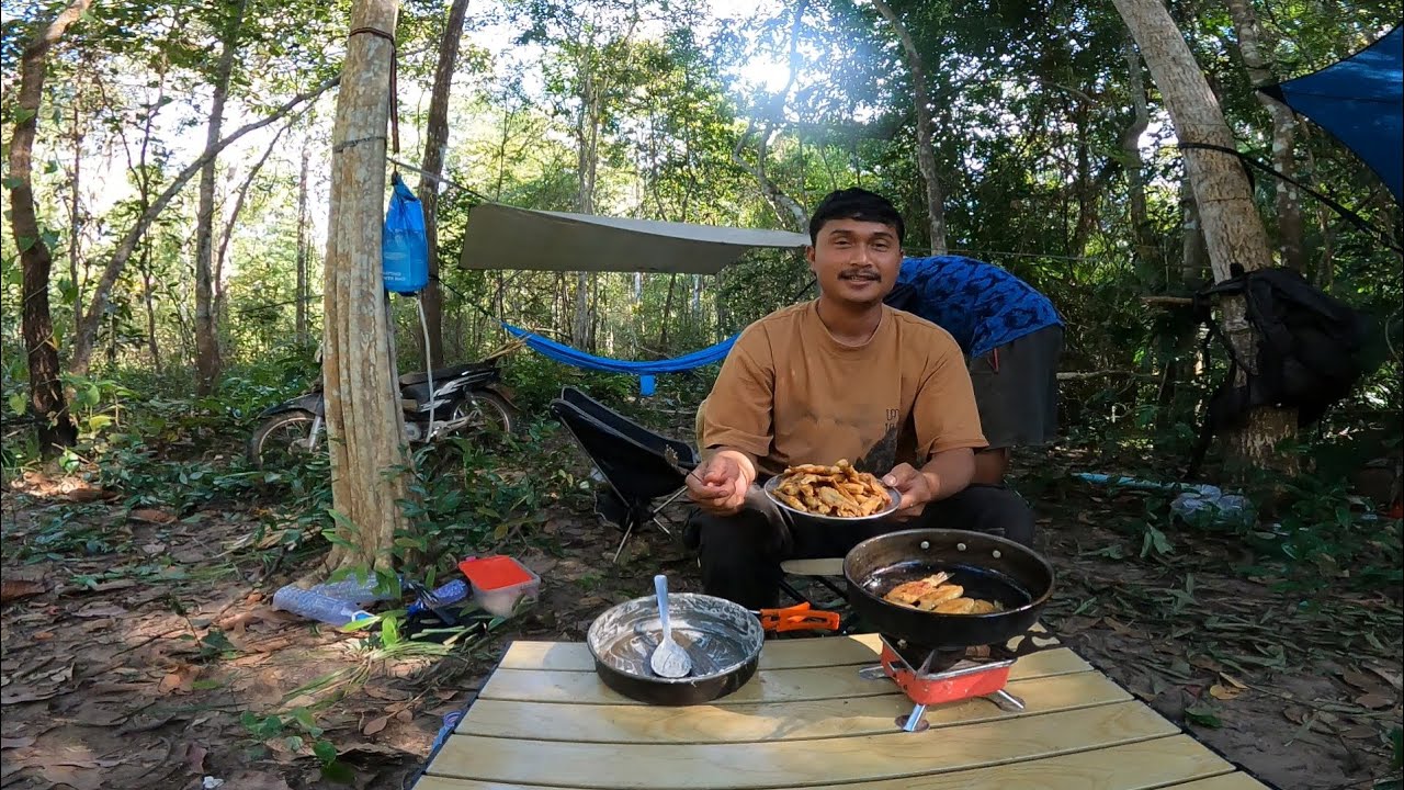 Fried fish with crispy batter, eaten in the afternoon in Prey Lang