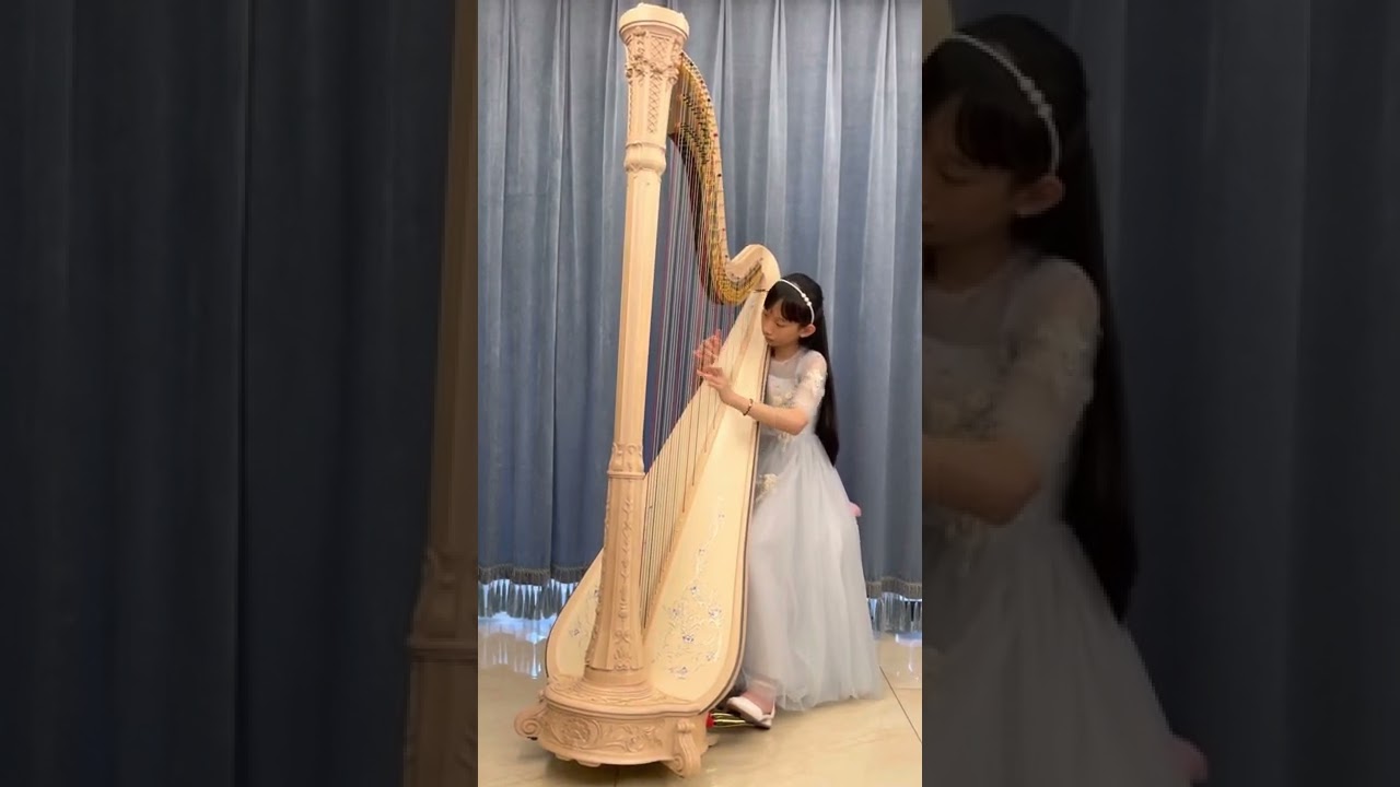La Gimblette— Harp solo played by Helen Ye