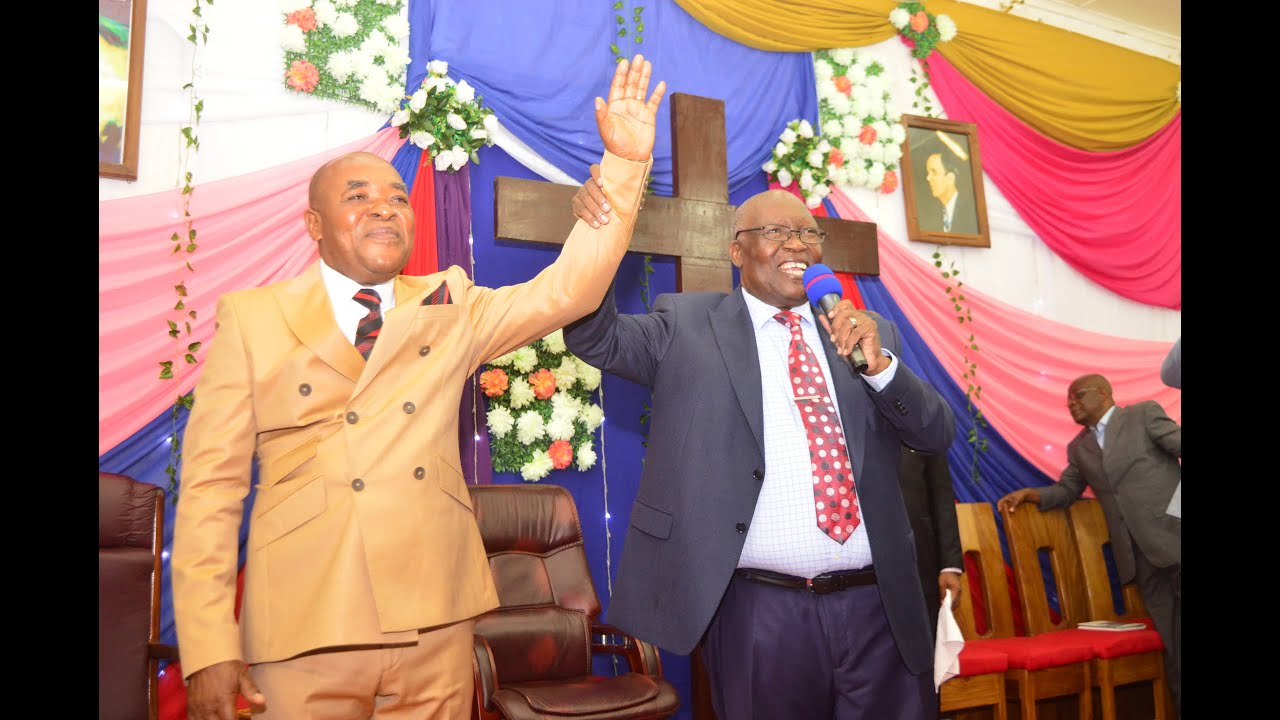 CEREMONIE DE 10 ANS DE PASTORAT DU PAST KABAMBA AVEC L' ANCIEN BARUTI KASONGO (1)