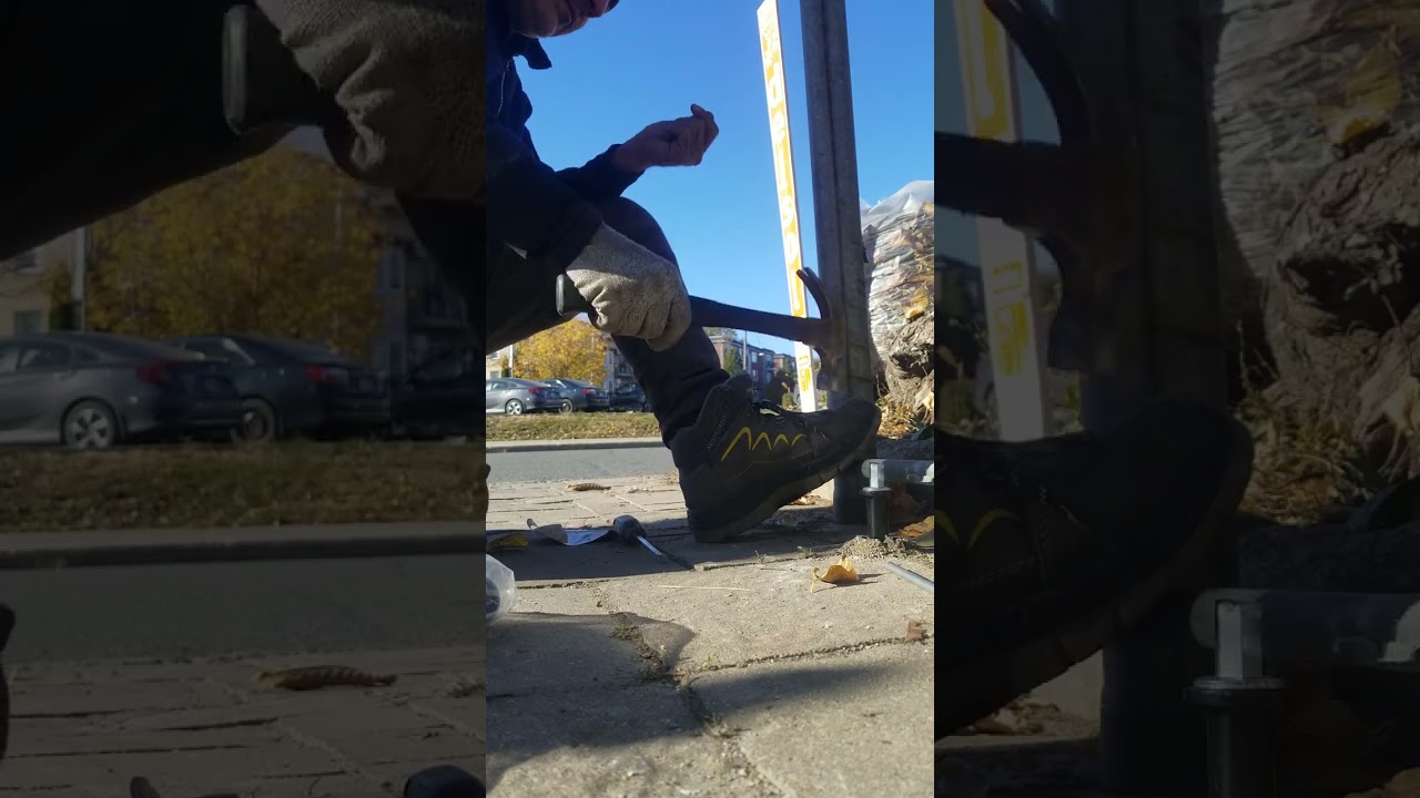 Step3: Installation de boulons d'ancrage dans le sol pour fixer le tempo au sol contre le vent.