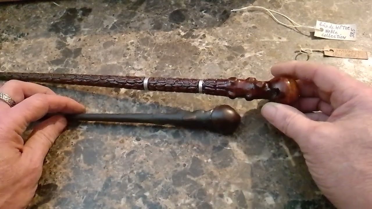 Baguettes de Maugrey Fol Œil réalisé en bois.