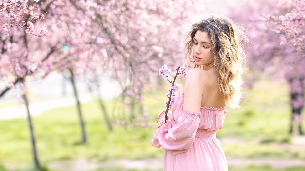 How to shoot Cherry Blossoms Inspired Portraits? The 3 Lighting Scenarios