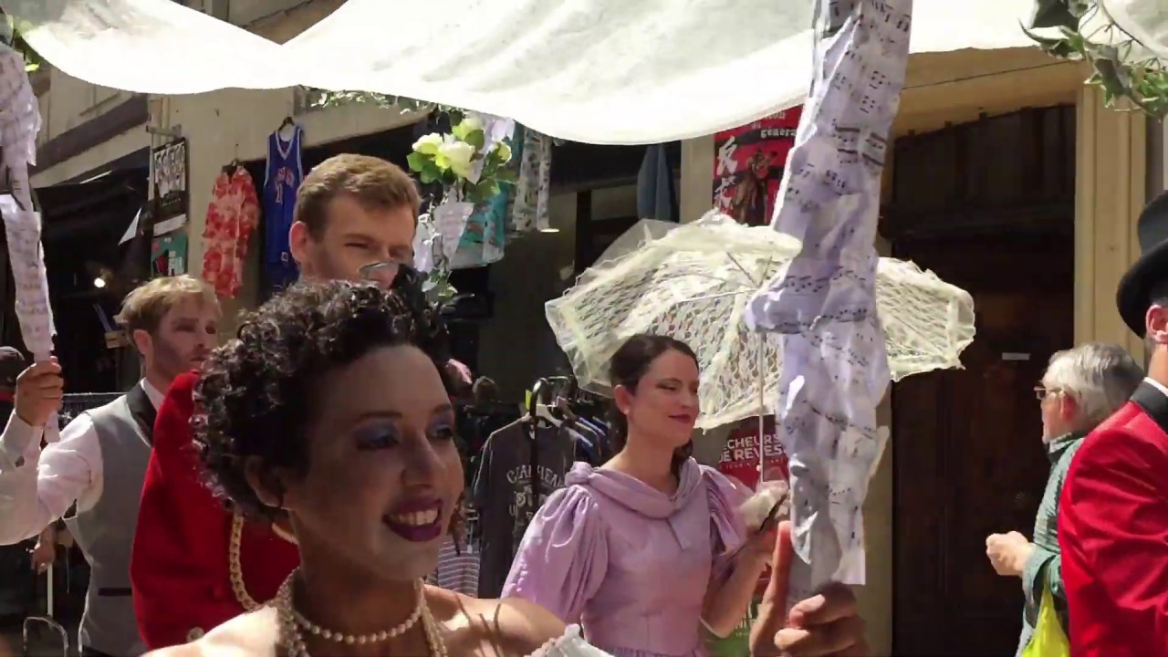 Dans les rues d&rsquo;Avignon pendant le festival 🎭 2019
