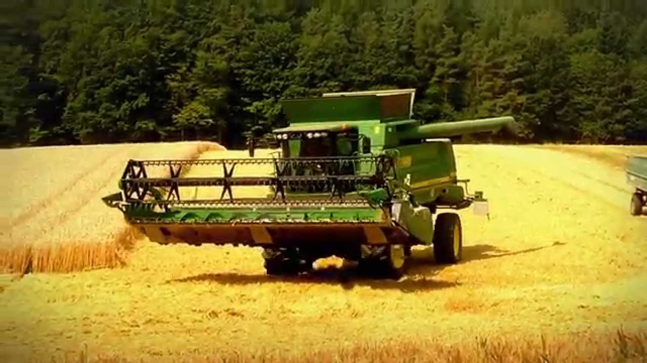 John Deere T560 in Action