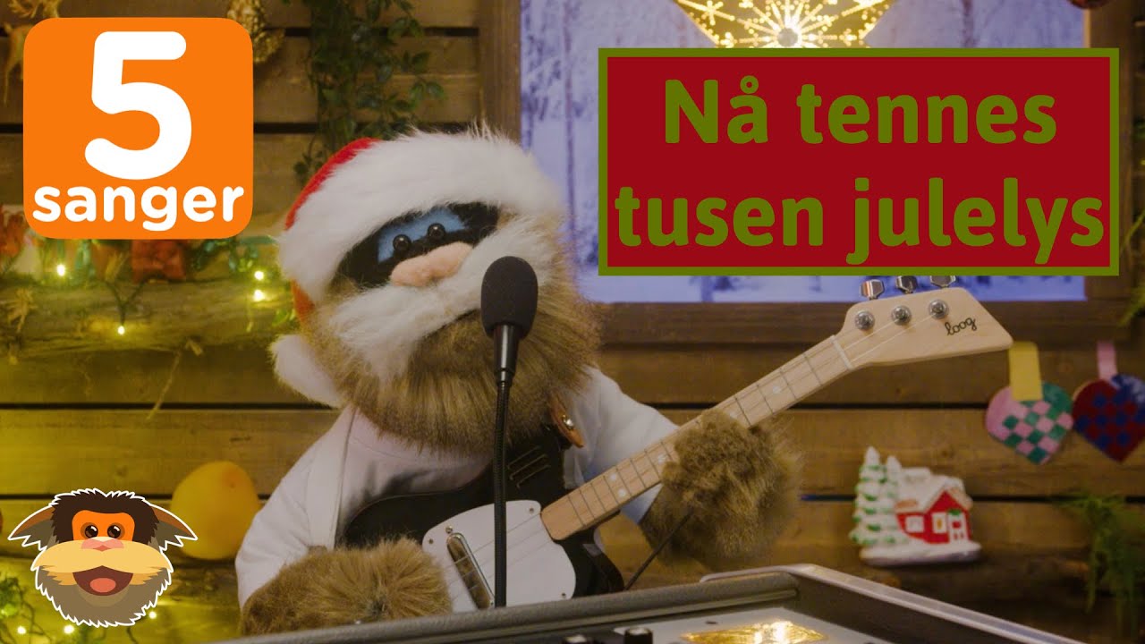 Keiser-Tom synger Nå tennes tusen julelys og fire andre julesanger.