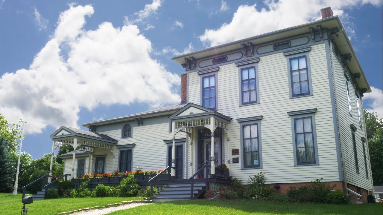 Why the Oldest Building in Chicago isn’t the Oldest