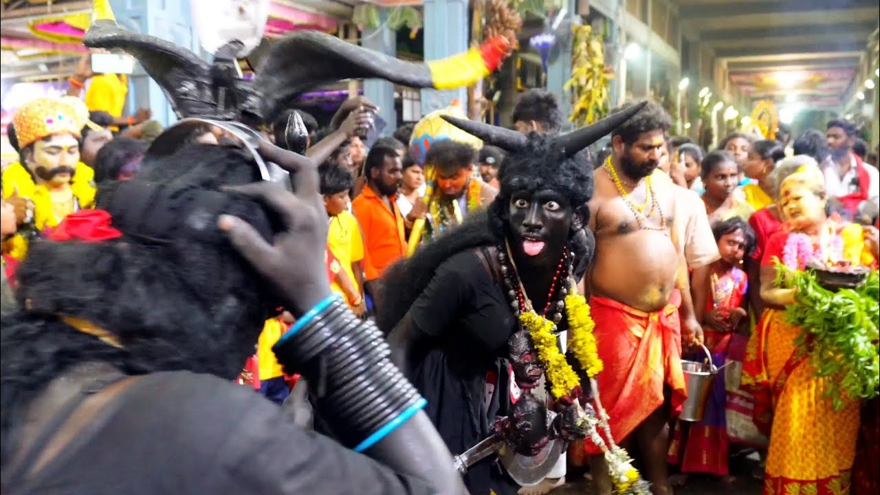 குலசை முத்தாரம்மன் கோவிலில் காளியின் ஆட்டம்| Kulasai mutharamman dasara 2025 #nammakulasamy #kulasai