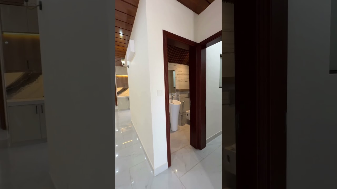 🚨OWNER-BUILT HOUSE ✅: Brilliant 272-Sq-Yards House For Sale in Overseas Block Bahria Town Karachi