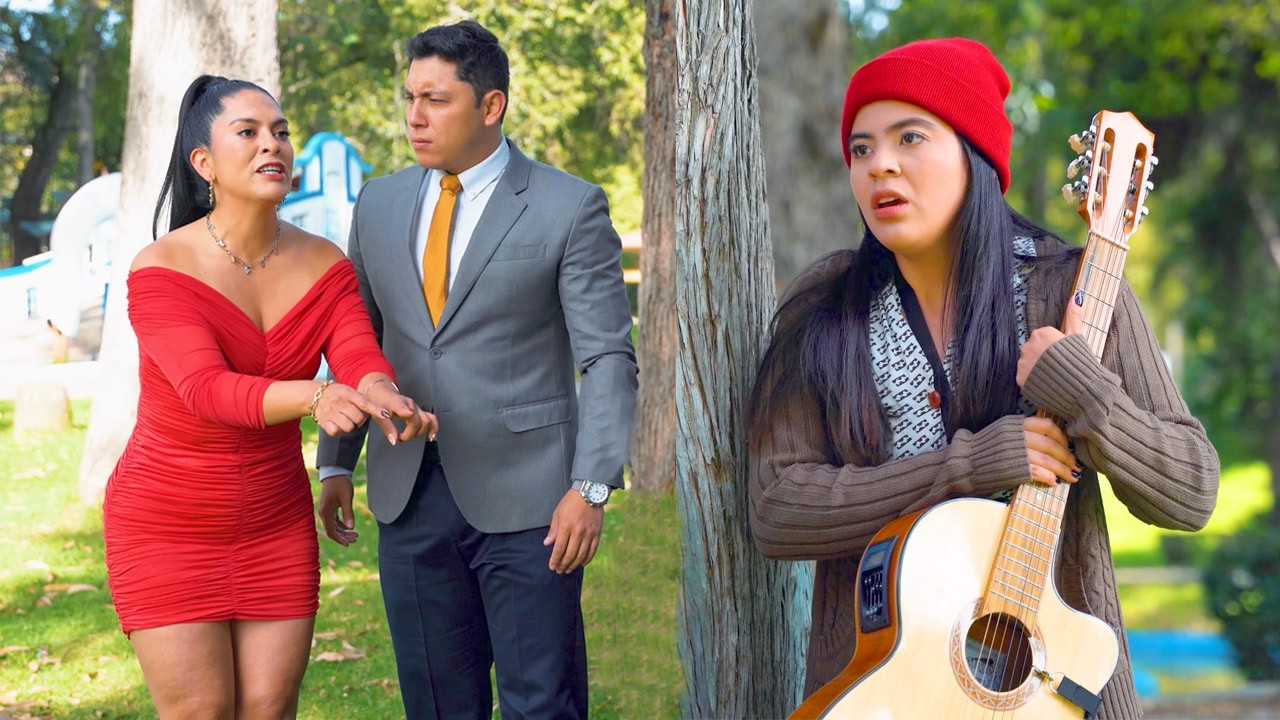 Cantante callejera salvó a un millonario de una mala mujer#drama #reflexión #amor