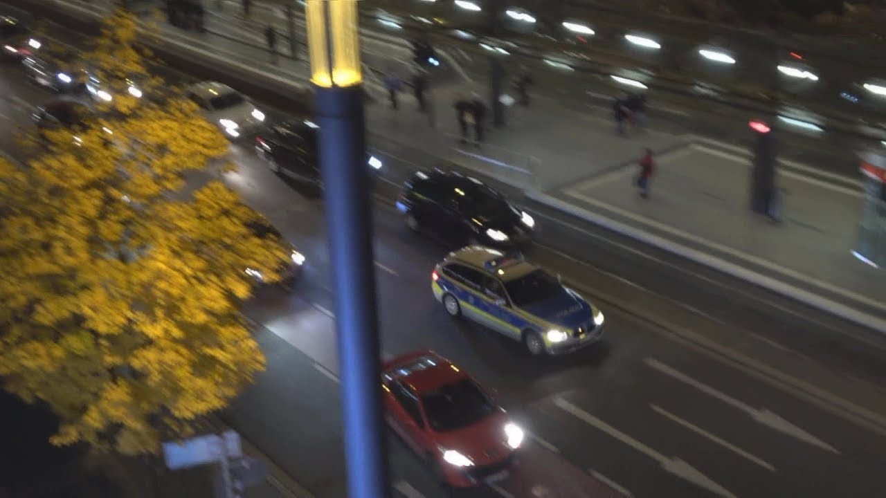 FuStKW Polizei Bonn mit Yelp-Signal + Flasher bei Staudurchfahrt