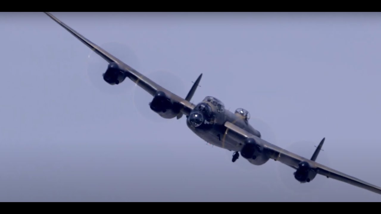 Herdenking 4 mei met BBMF Lancaster en Group 617