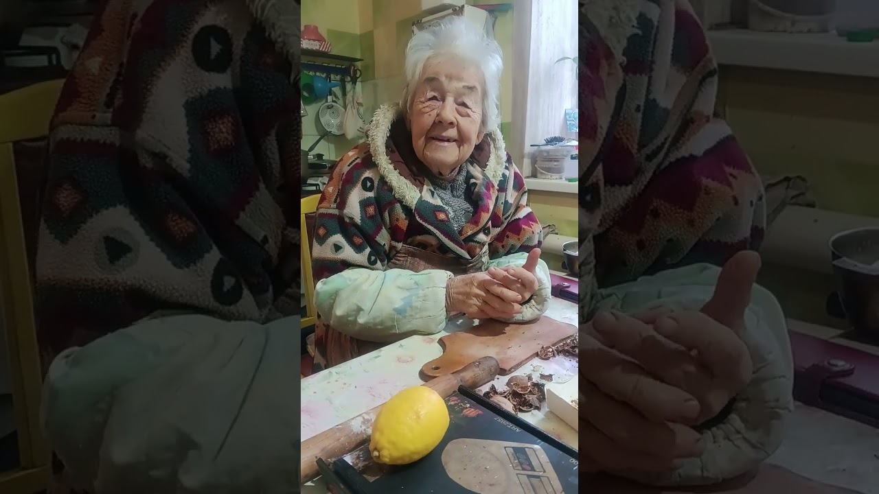 С мамой,на кухне..Поговори со мною ,мама ....