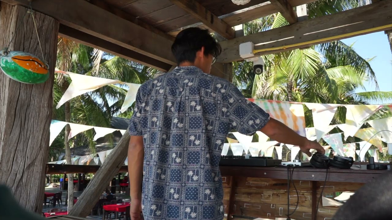 Hale Hala Beachclub: Road To Surf Session 01