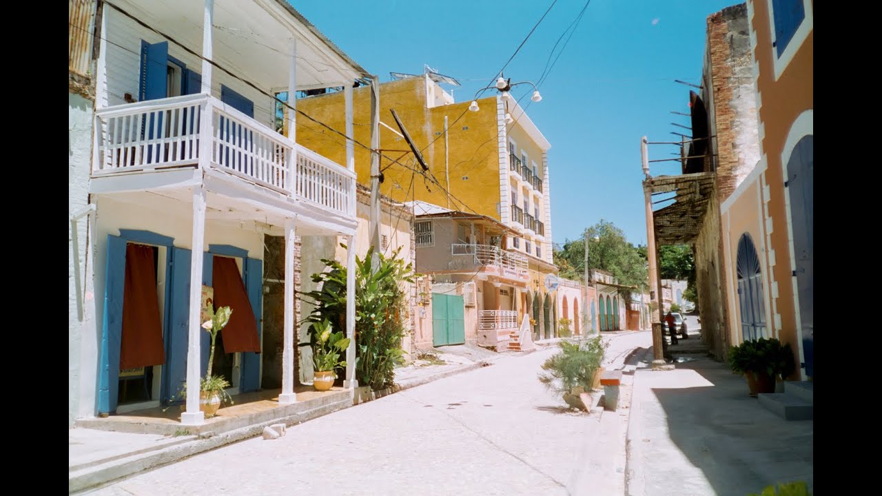 BONS BAISERS DE JACMEL