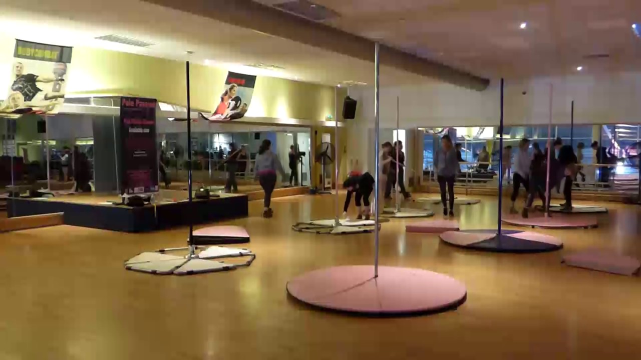 RPole Studio set-up with 8 x poles in under 6 minutes