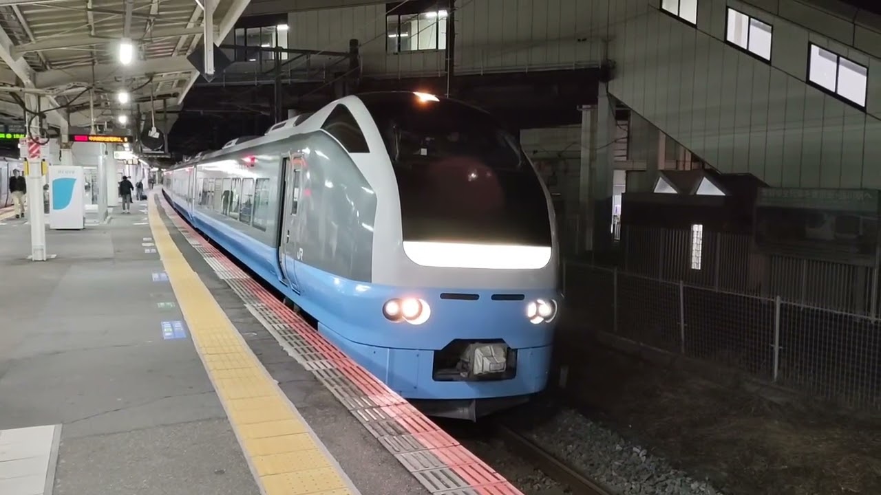 JR龍ケ崎市駅、私鉄、関鉄佐貫駅発着列車。龍ケ崎市駅2番線は下り土浦方面、上り上野方面、3番線は下り土浦方面、1番線は上り上野方面。2番線は上野方面、土浦方面から折り返し運転も可能な駅。