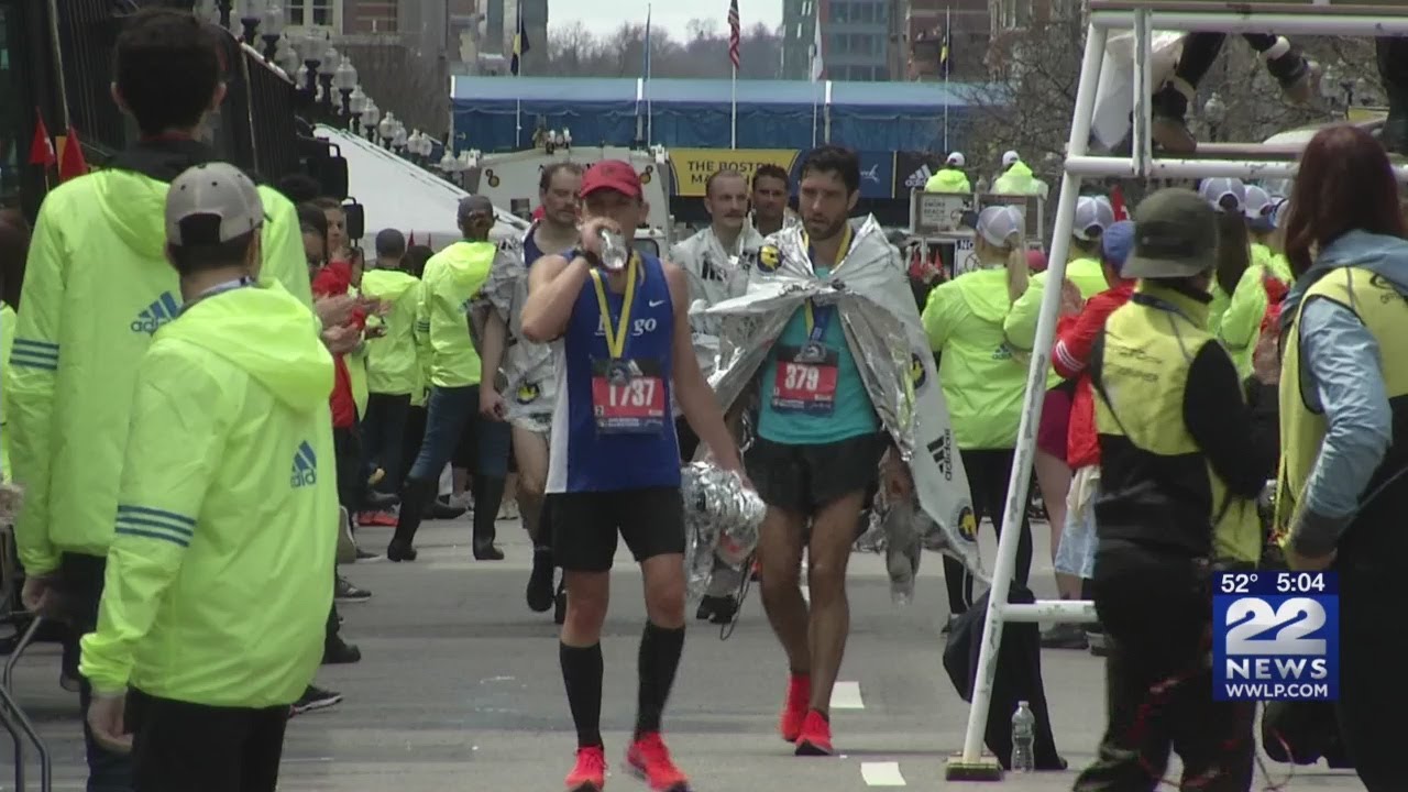 Thousands show up to Boston Marathon despite Monday's rain