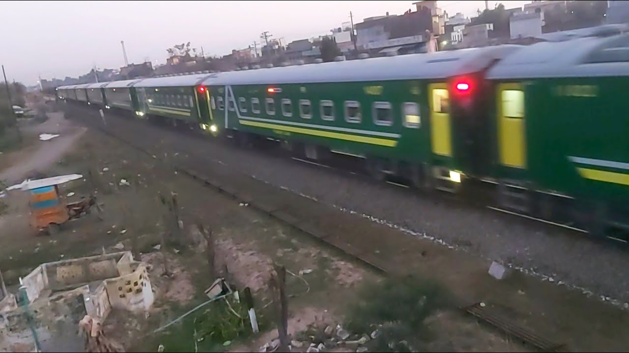 6Down Greenline Express Fast Passing Lala Musa || Luxury Train || Pakistan Railways
