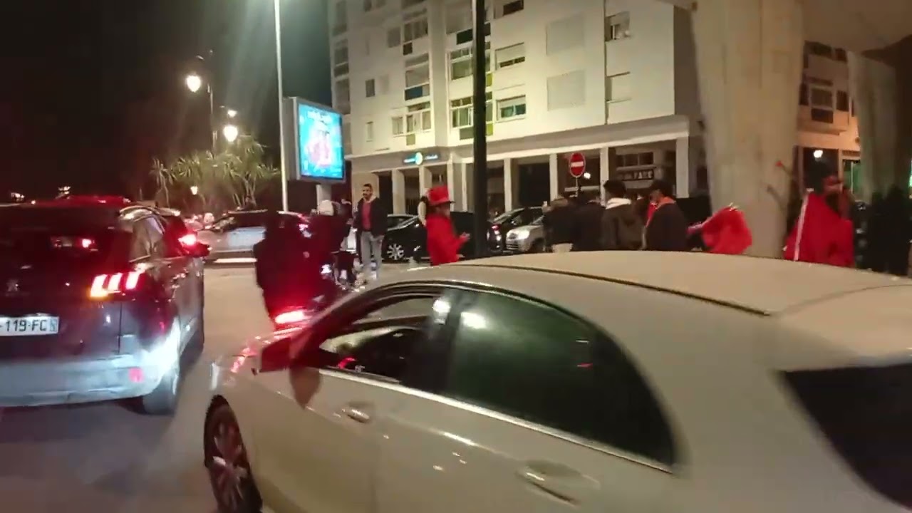 مدينه الرباط الناس فرحانه بفوز المغرب