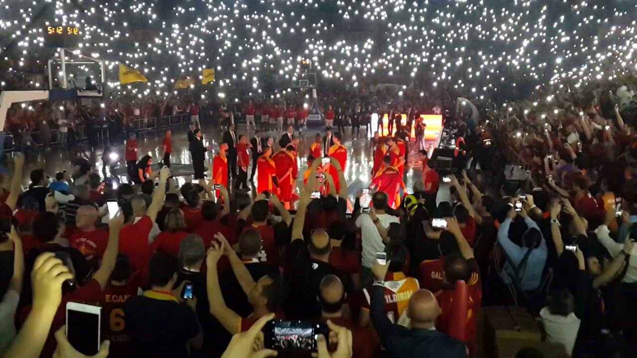 Galatasaray Odeabank - Strasbourg  Maçı. Yenilmez Armada maç başı anons ediliyor. (HD)