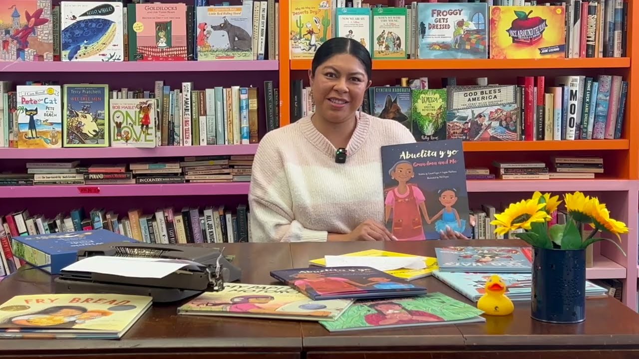 Abuelita y Yo (Spanish) Read by Lupita Martinez - Libros Schmibros Story Time Online