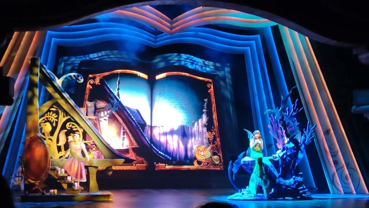 Mickey & the wondrous book